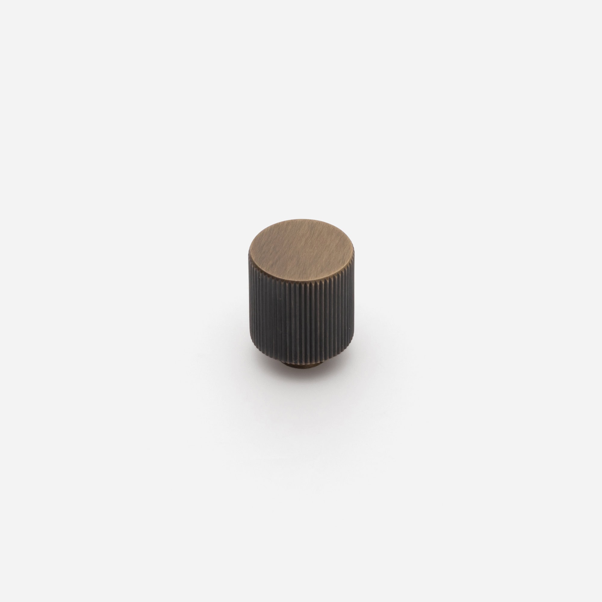 I51A5188 Midas - Matte Black Brass Linear Knurled Handle - 163mm