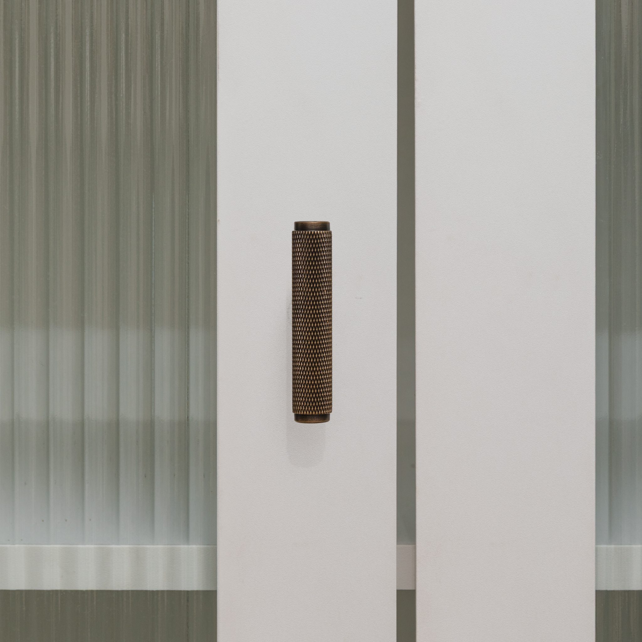 Lecce - Knurled Matte Black Brass Handle - Architectural Hardware - Matte Black Brass